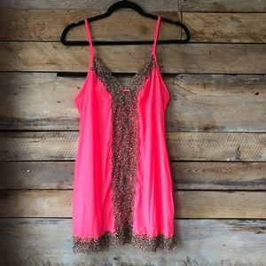 ❤️Victoria’s Secret Sheer Hot Pink/Cheetah Nightie